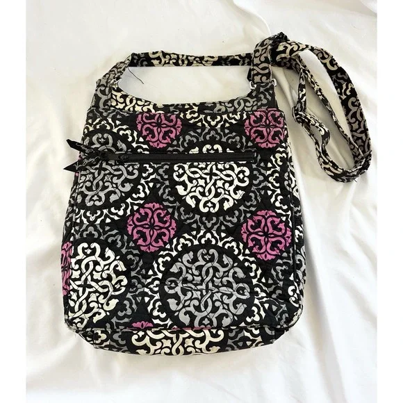 Vera Bradley Crossbody Purse Canterberry‎ Magenta Hipster Quilted Messenger Bag - Picture 2 of 7
